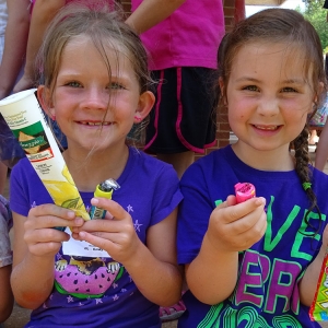 day-camp-snack-girls